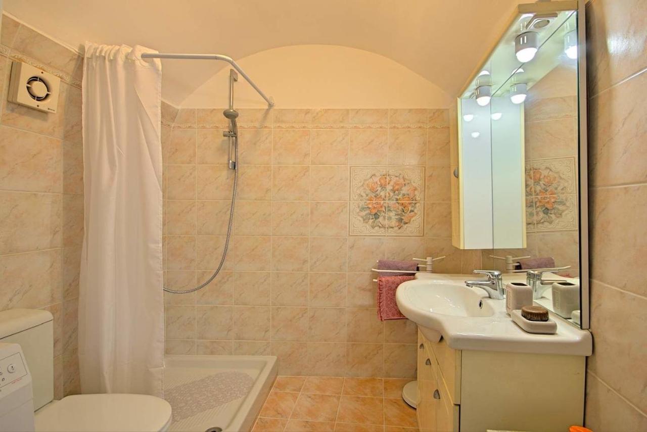 Casa Batana Villa เวอร์ซาร์ ภายนอก รูปภาพ
